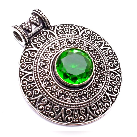 GREEN QUARTZ PENDANT - Picture 4 of 5